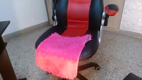 Snapshot of paulina_rubio_ chatting on 02-21-25, 10:37 Paulina Rubio online show from 02-21-25, 10:37