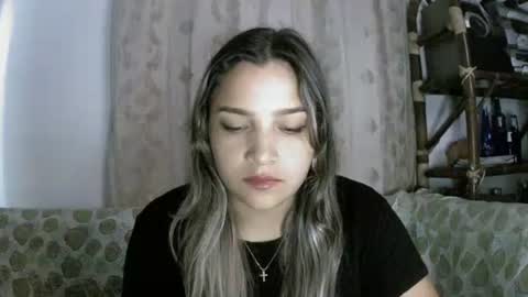 paulina_x_x online show from 05-01-26, 05:01