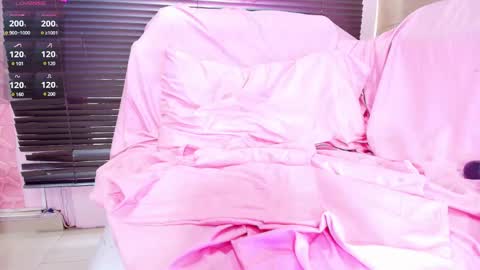 PaulinaSaennz online show from 03-11-25, 03:34