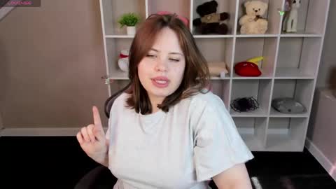 Erica online show from 05-06-26, 09:47