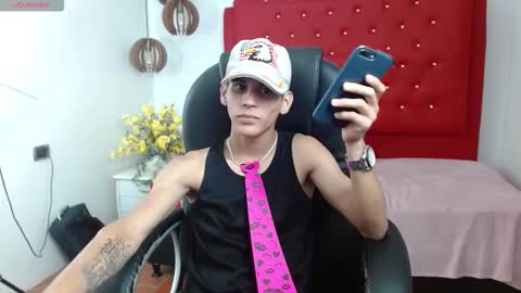 Snapshot of paullcb chatting on 01-10-26, 04:14 paull online show from 01-10-26, 04:14