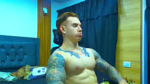 Snapshot of paulthompson_ chatting on 06-16-26, 06:27 Paul online show from 06-16-26, 06:27