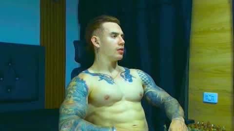 Snapshot of paulthompson_ chatting on 06-17-26, 07:00 Paul online show from 06-17-26, 07:00