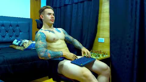 Snapshot of paulthompson_ chatting on 06-18-26, 07:30 Paul online show from 06-18-26, 07:30