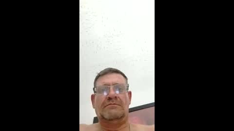 Snapshot of paulymcdona chatting on 03-31-26, 01:40 paulymcdona online show from 03-31-26, 01:40