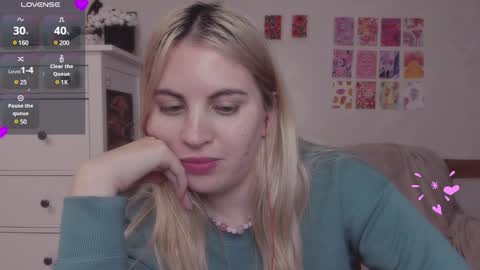 Snapshot of pawwsup1 chatting on 12-17-24, 12:54 Allisses online show from 12-17-24, 12:54