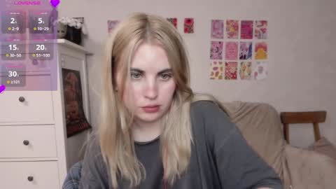 Snapshot of pawwsup1 chatting on 01-19-25, 03:10 Allisses online show from 01-19-25, 03:10