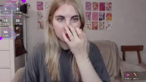 Snapshot of pawwsup1 chatting on 02-17-25, 07:31 Allisses online show from 02-17-25, 07:31