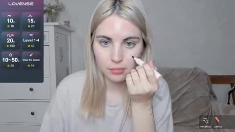 Snapshot of pawwsup1 chatting on 11-06-25, 10:49 Allisses online show from 11-06-25, 10:49