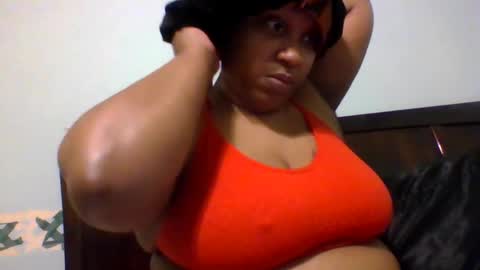 Snapshot of pcaring86 chatting on 02-05-26, 01:21 pcaring86 online show from 02-05-26, 01:21