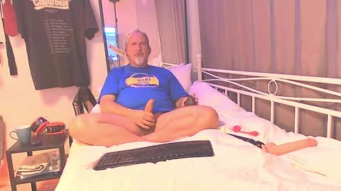 Snapshot of peacetous chatting on 12-20-24, 04:09 Marc online show from 12-20-24, 04:09