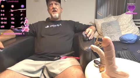 Snapshot of peacetous chatting on 11-08-25, 06:46 Marc online show from 11-08-25, 06:46