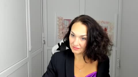 Christina online show from 07-21-26, 12:18
