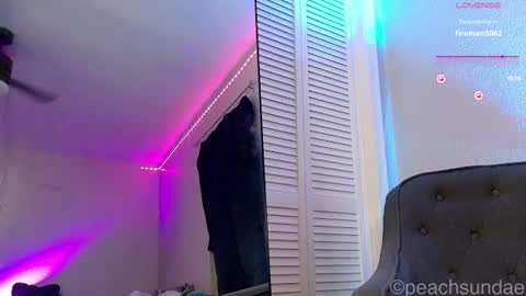 Snapshot of peachsundae chatting on 07-06-26, 02:52 portiapiers online show from 07-06-26, 02:52