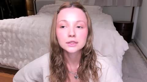 Lili online show from 10-16-25, 01:34