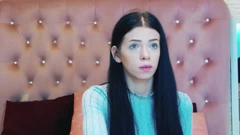 Snapshot of peachyella26 chatting on 02-13-26, 05:58 Ella online show from 02-13-26, 05:58