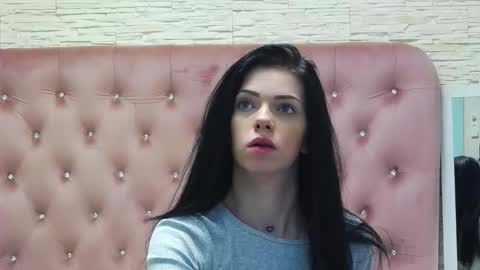 Snapshot of peachyella26 chatting on 02-16-26, 01:29 Ella online show from 02-16-26, 01:29