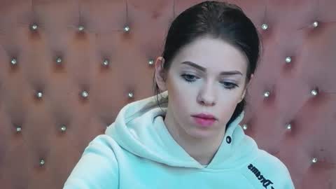 Snapshot of peachyella26 chatting on 02-20-26, 10:38 Ella online show from 02-20-26, 10:38