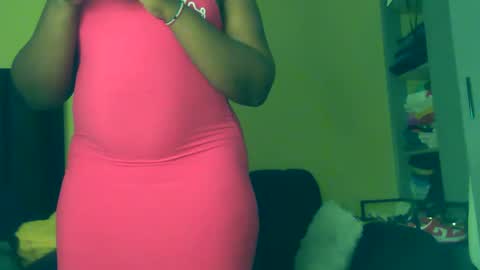 Snapshot of peachyglow_08 chatting on 05-27-26, 07:11 curvy online show from 05-27-26, 07:11