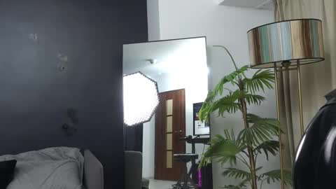 Snapshot of peachypixiee chatting on 10-27-25, 07:01 PeachyPixiee online show from 10-27-25, 07:01