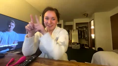 PeachyObsession online show from 02-01-26, 05:17