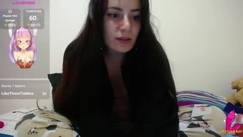 Snapshot of pearl_3 chatting on 01-25-25, 05:40 Pearl online show from 01-25-25, 05:40