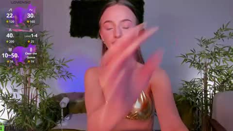 Snapshot of pearl_bloom chatting on 07-01-26, 12:23 Sex Leah online show from 07-01-26, 12:23