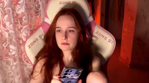 Snapshot of pearlprincess_ chatting on 09-11-25, 05:13 Adelina online show from 09-11-25, 05:13