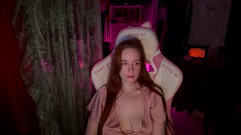 Snapshot of pearlprincess_ chatting on 12-05-25, 04:58 Adelina online show from 12-05-25, 04:58