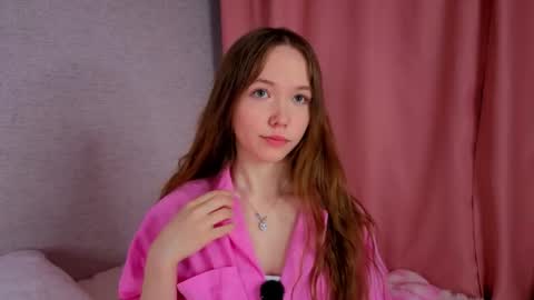pearly_peach_ online show from 04-26-26, 06:16