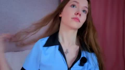 pearly_peach_ online show from 05-04-26, 06:04