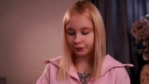 Lily online show from 05-31-26, 04:20