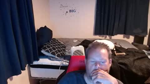 pecker40 online show from 10-24-25, 05:04