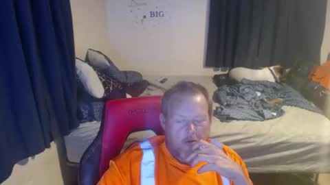 Snapshot of pecker40 chatting on 05-05-26, 01:35 pecker40 online show from 05-05-26, 01:35