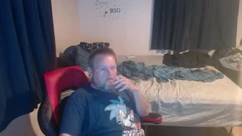 Snapshot of pecker40 chatting on 05-11-26, 02:50 pecker40 online show from 05-11-26, 02:50