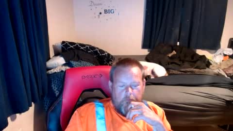 Snapshot of pecker40 chatting on 07-15-26, 01:33 pecker40 online show from 07-15-26, 01:33