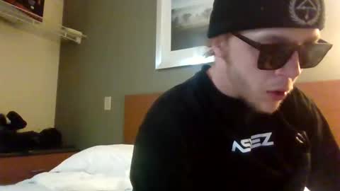 Snapshot of peeepit chatting on 12-22-25, 10:34 peeepit online show from 12-22-25, 10:34