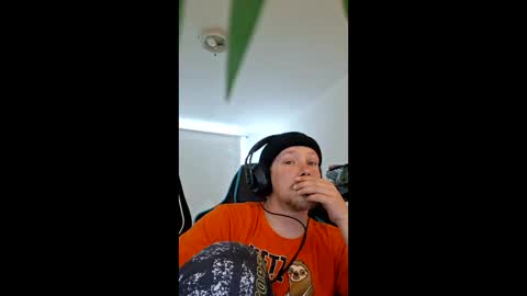 Snapshot of peeteez chatting on 05-05-26, 04:15 peeteez online show from 05-05-26, 04:15