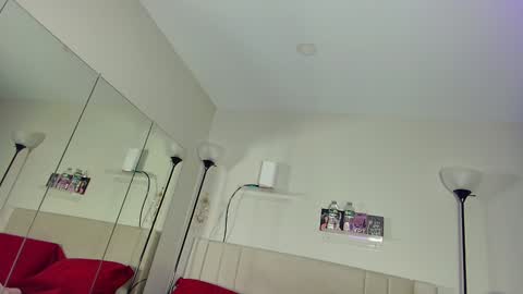 Tiffany Von-Pierre online show from 12-14-24, 05:40
