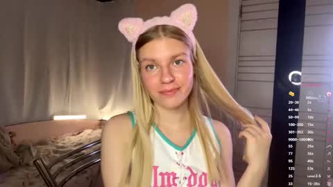 Snapshot of peggymeggy chatting on 10-22-25, 07:02 Mary online show from 10-22-25, 07:02