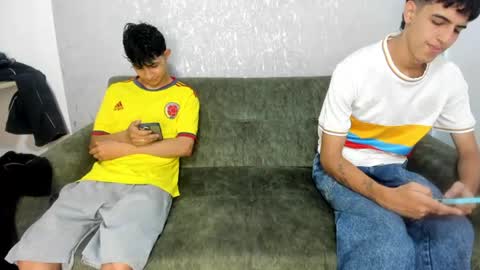 Snapshot of pelusos_mens chatting on 07-07-26, 07:29 CAIN-19 ALLEN-18 RONALD-18 AUSTIN-18 MOD DANTE online show from 07-07-26, 07:29