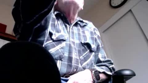 Snapshot of pem1650 chatting on 11-17-25, 10:04 pem1650 online show from 11-17-25, 10:04