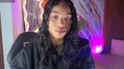 Snapshot of penelope_tay chatting on 06-30-26, 02:45 penelope online show from 06-30-26, 02:45