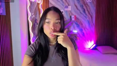 Snapshot of penelope_tay chatting on 07-18-26, 03:00 penelope online show from 07-18-26, 03:00