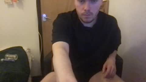 Snapshot of pennguin00 chatting on 12-31-24, 08:45 pennguin00 online show from 12-31-24, 08:45