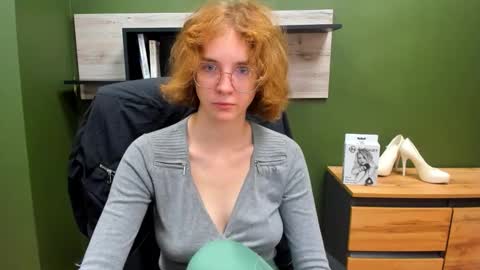 Snapshot of penny_lust chatting on 09-12-25, 06:24 Penny online show from 09-12-25, 06:24