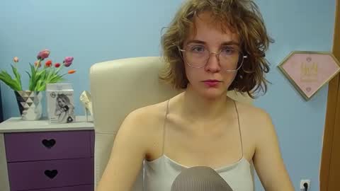 Snapshot of penny_lust chatting on 09-16-25, 06:47 Penny online show from 09-16-25, 06:47