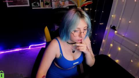 Snapshot of penny_stanley chatting on 09-17-25, 02:35 penny online show from 09-17-25, 02:35