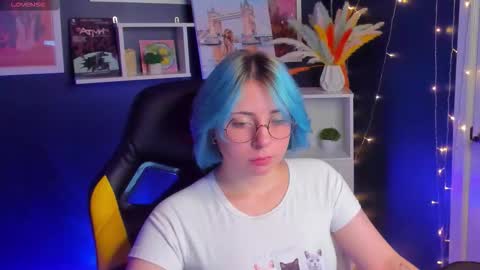 Snapshot of penny_stanley chatting on 10-20-25, 02:01 penny online show from 10-20-25, 02:01