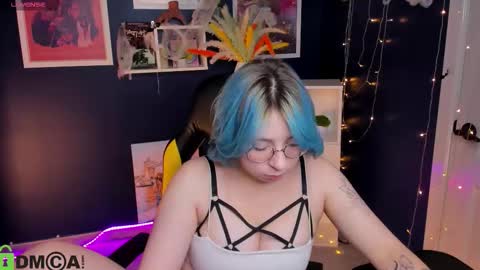 Snapshot of penny_stanley chatting on 10-27-25, 01:42 penny online show from 10-27-25, 01:42